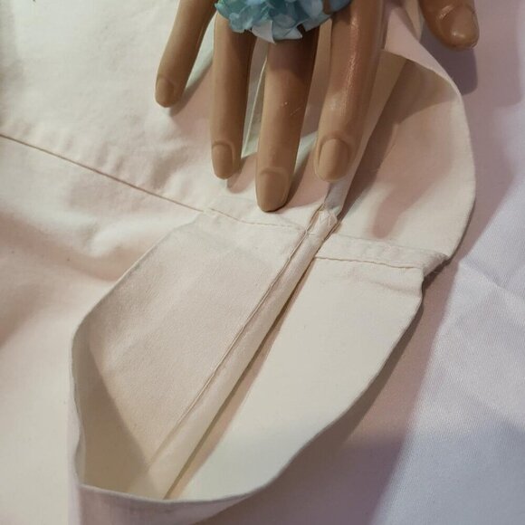 Dockers, Not Worn, Elastic Waist, Men's White Size 36x34 Jeans - Picture 8 of 8